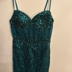 Elegant Evergreen Sequin Prom Dress
